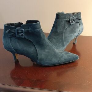 Elegant Women's Suede Ankle Boots